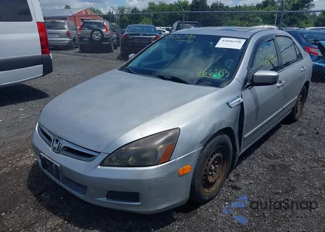 2003 Honda Accord 3.0 Ex из США, поврежденный, VIN 1HGCM66563A066303